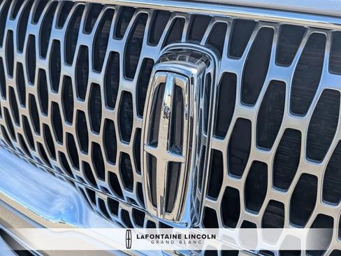 Certified 2023 Lincoln Nautilus Reserve AWD/4WD image 9