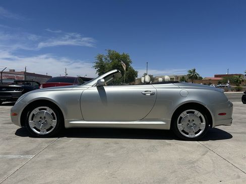Used 2002 Lexus SC 430 Convertible RWD image 3
