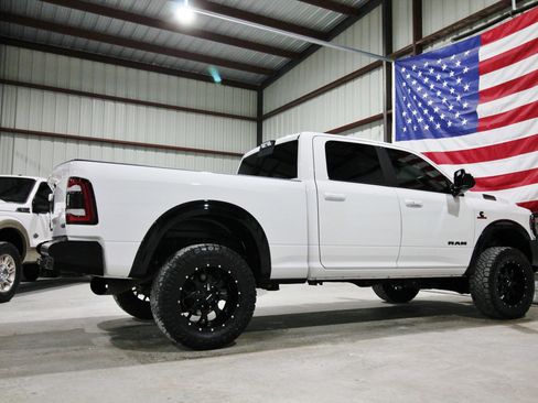 Used 2021 RAM 2500 Laramie w/ Night Edition image 12