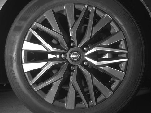 Used 2025 Nissan Altima 2.5 SV image 13