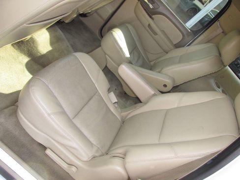 Used 2012 Chevrolet Suburban LTZ AWD/4WD image 11