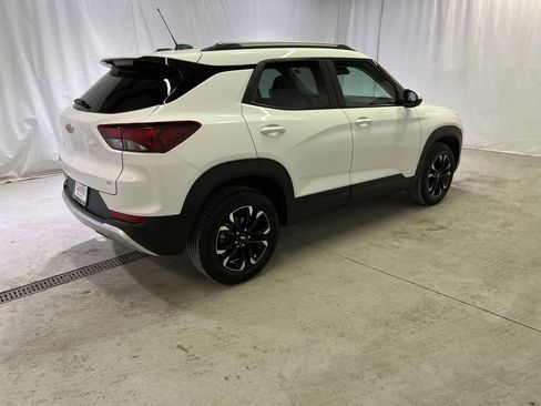 Used 2023 Chevrolet TrailBlazer LT w/ Convenience Package image 11