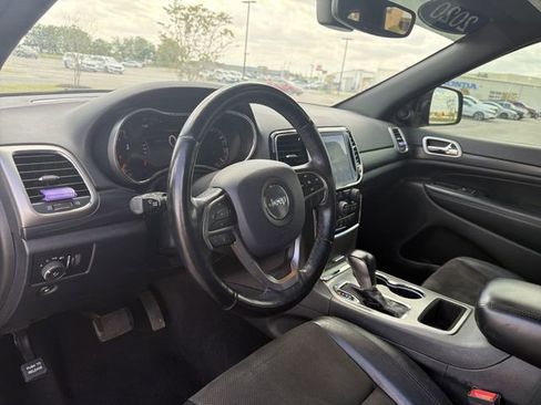 Used 2020 Jeep Grand Cherokee Altitude RWD image 11