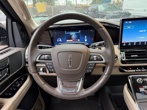 Certified 2024 Lincoln Navigator Reserve AWD/4WD image 26