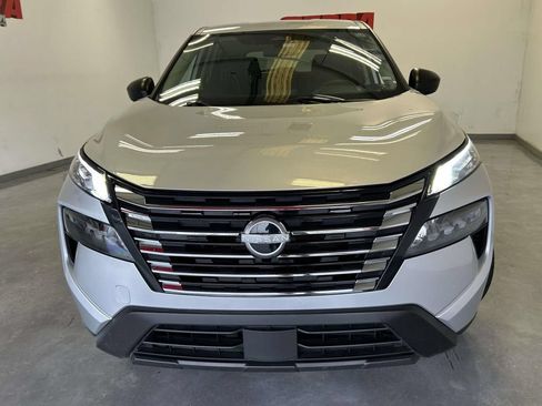 Used 2024 Nissan Rogue S AWD/4WD image 8