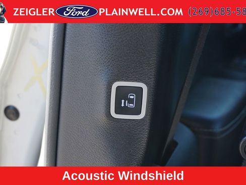 Used 2020 Chrysler Pacifica Touring w/ Advanced Safetytec Group FWD image 19