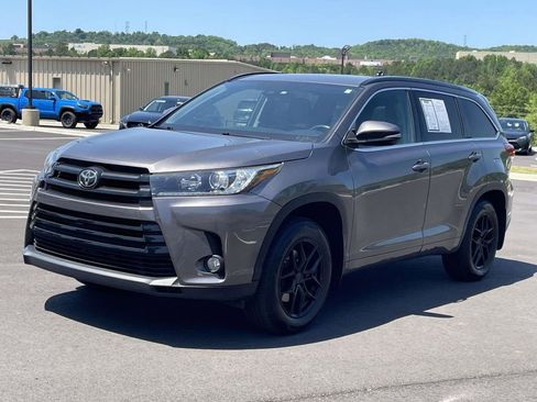 Used 2018 Toyota Highlander SE AWD/4WD image 6