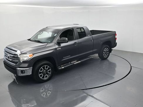 Used 2017 Toyota Tundra SR5 w/ TRD Off Road Package AWD/4WD image 41