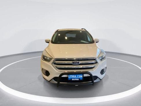 Used 2018 Ford Escape SE image 3