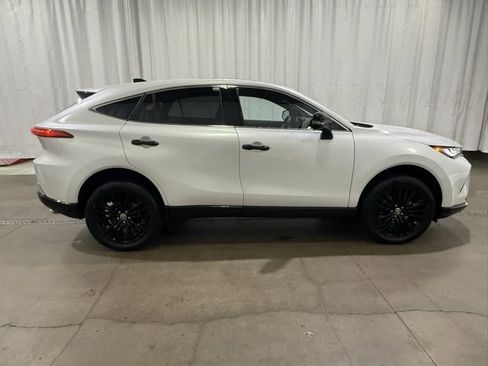 Certified 2024 Toyota Venza Nightshade image 3