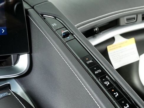 Used 2025 Chevrolet Corvette Z06 image 17