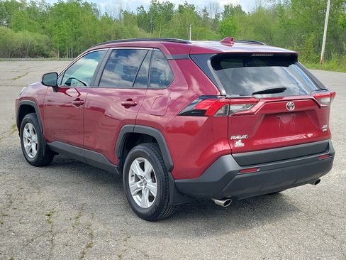 Used 2021 Toyota RAV4 XLE w/ Convenience Package AWD/4WD image 7