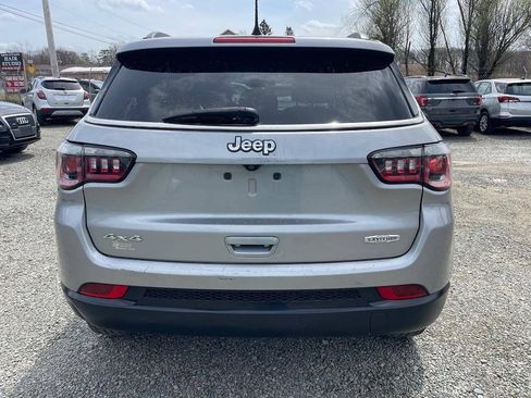 Used 2019 Jeep Compass Latitude w/ Popular Equipment Group AWD/4WD image 6
