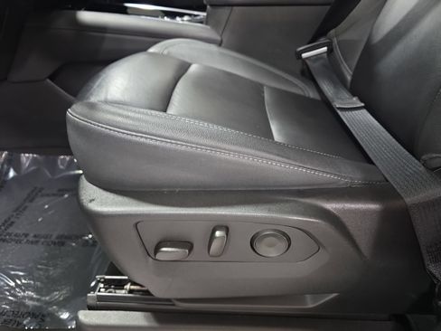 Used 2025 Chevrolet Tahoe Z71 AWD/4WD image 28