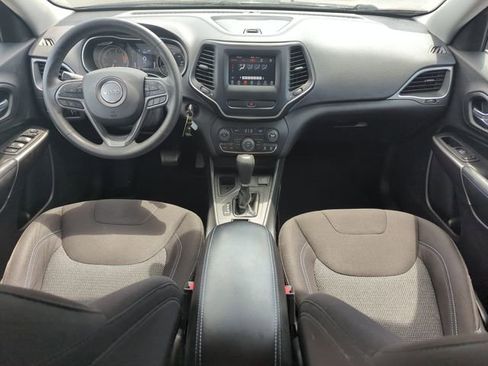 Used 2020 Jeep Cherokee Latitude FWD image 14