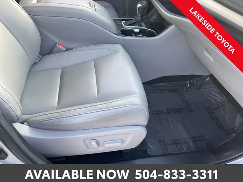 Used 2017 Toyota Highlander XLE image 16