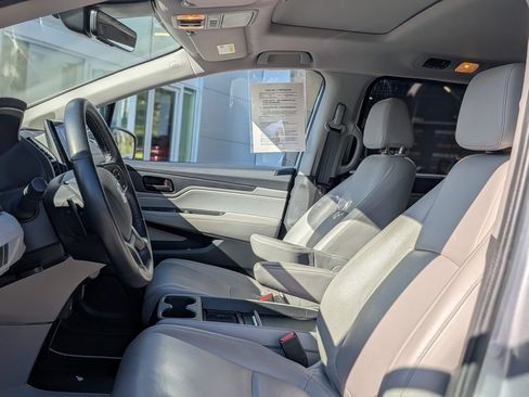 Used 2024 Honda Odyssey EX-L image 9