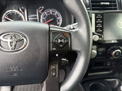 Used 2020 Toyota 4Runner TRD Off-Road Premium AWD/4WD image 19