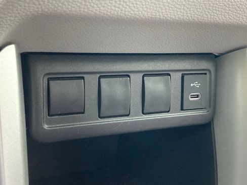 Used 2025 Toyota Corolla Cross L FWD image 24