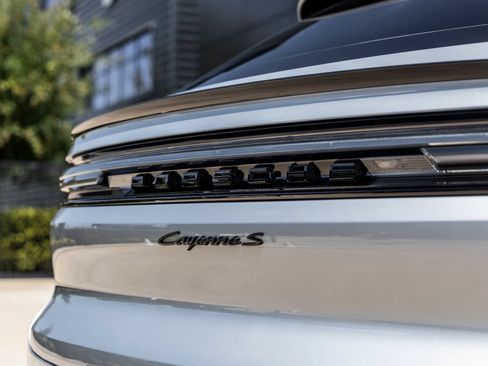 Certified 2026 Porsche Cayenne S AWD/4WD image 15