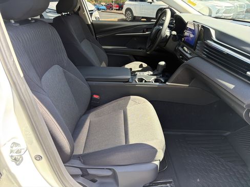 Used 2025 Toyota Camry LE FWD image 13