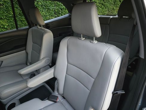 Used 2019 Honda Pilot Touring image 19