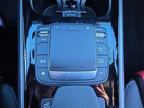 Certified 2022 Mercedes-Benz GLB 35 AMG 4MATIC image 25