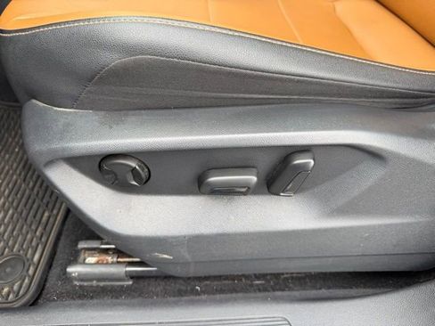 Used 2019 Volkswagen Tiguan SE FWD image 25