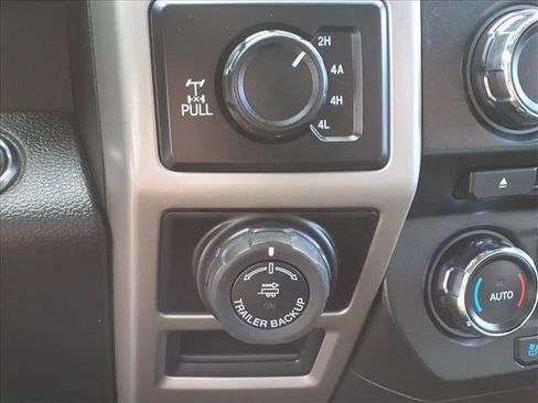 Used 2018 Ford F150 Lariat w/ Trailer Tow Package image 30