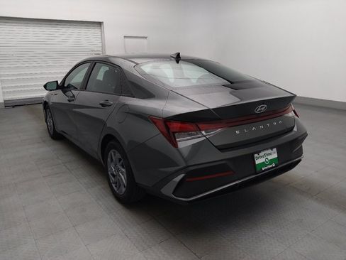 Used 2024 Hyundai Elantra SEL FWD image 5