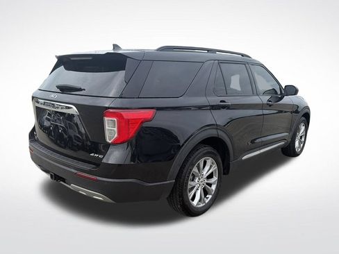 Certified 2023 Ford Explorer XLT w/ Equipment Group 202A AWD/4WD image 8