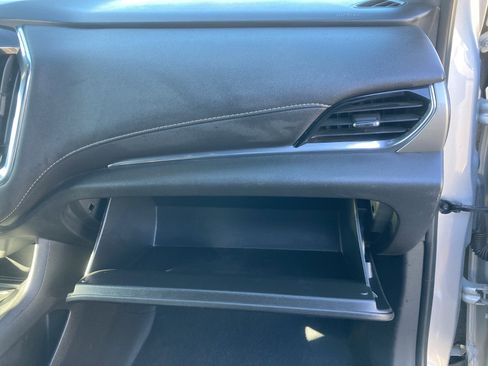 Used 2022 Chevrolet Traverse LT image 30