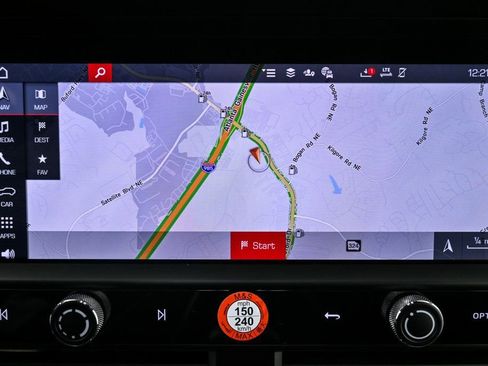 Certified 2025 Porsche Macan image 15