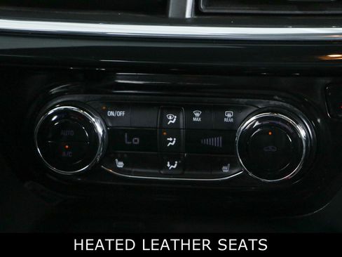Used 2025 Chevrolet Trax RS w/ Sunroof Package FWD image 20