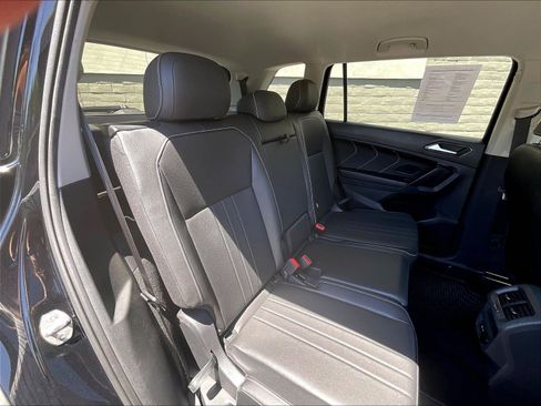Certified 2023 Volkswagen Tiguan SE FWD image 26