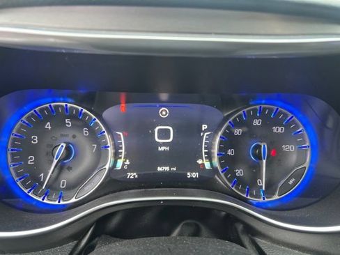 Used 2019 Chrysler Pacifica Limited FWD image 26