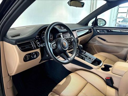 Used 2026 Porsche Macan AWD/4WD image 7