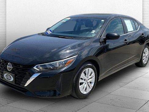 Used 2025 Nissan Sentra S FWD image 3