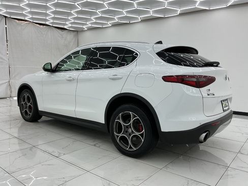 Used 2018 Alfa Romeo Stelvio AWD image 12