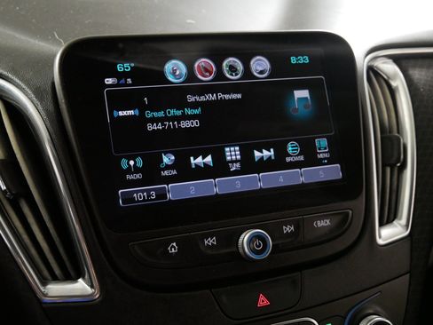 Used 2018 Chevrolet Malibu LT FWD image 22