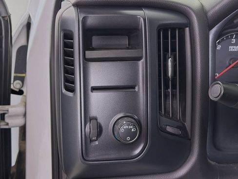 Used 2018 Chevrolet Silverado 1500 W/T w/ Trailering Package image 12