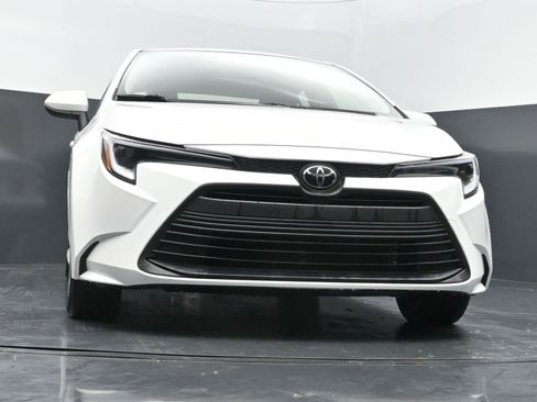 Used 2026 Toyota Corolla LE FWD image 43