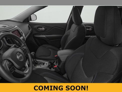 Used 2019 Jeep Cherokee Latitude Plus w/ Comfort/Convenience Group AWD/4WD image 4