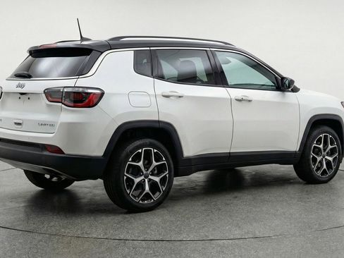 Used 2025 Jeep Compass Limited AWD/4WD image 9