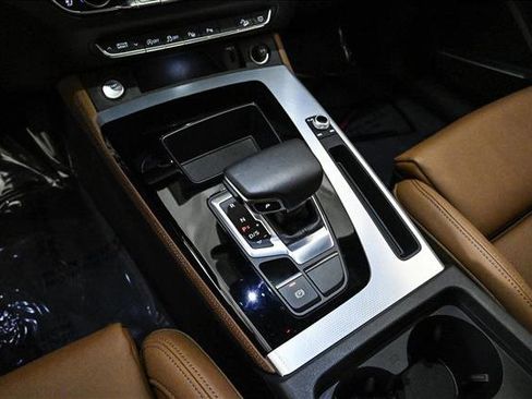 Used 2025 Audi Q5 Prestige w/ Prestige Package image 12