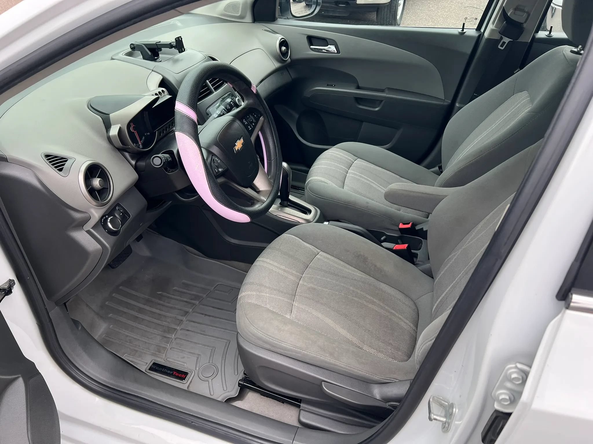 Used 2015 Chevrolet Sonic LT FWD image 6