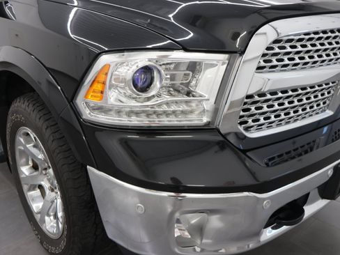 Used 2018 RAM 1500 Laramie w/ Convenience Group AWD/4WD image 24