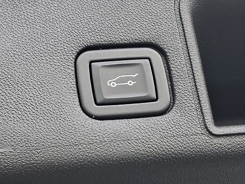 Certified 2023 GMC Terrain SLT FWD image 32
