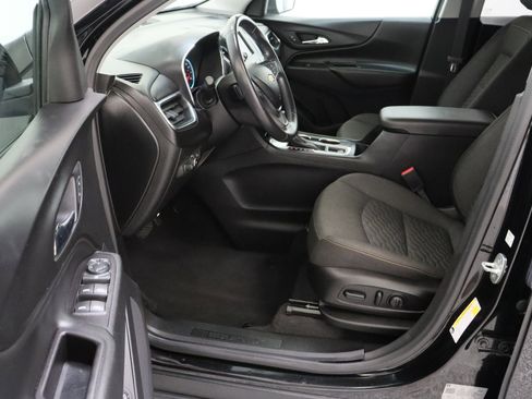 Used 2020 Chevrolet Equinox LT w/ Driver Convenience Package image 14