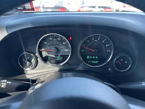Used 2017 Jeep Wrangler Unlimited Sahara AWD/4WD image 10